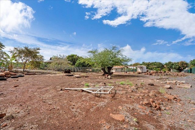 275 Kenolio Rd, Kihei, HI 96753