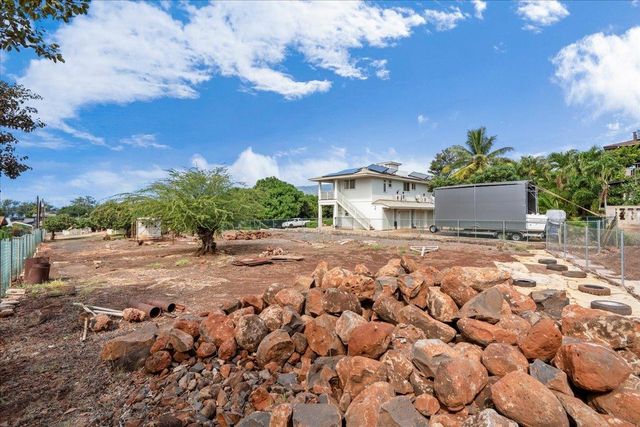 275 Kenolio Rd, Kihei, HI 96753