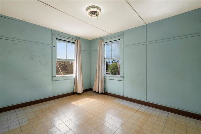 275 Kenolio Rd, Kihei, HI 96753