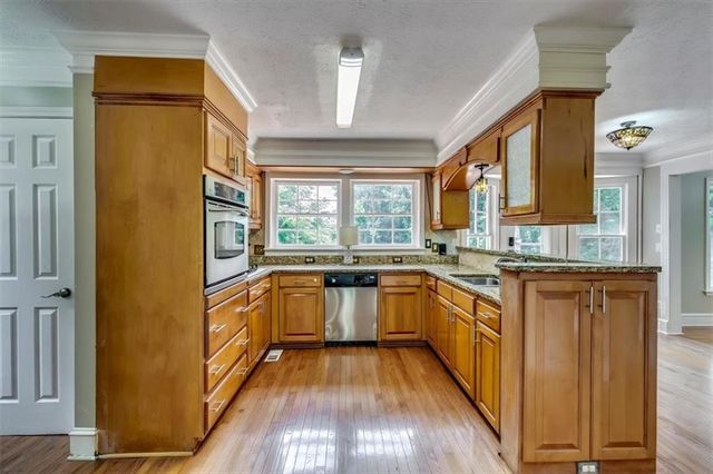 6963 Whispering Oaks Court, Stone Mountain, GA 30087