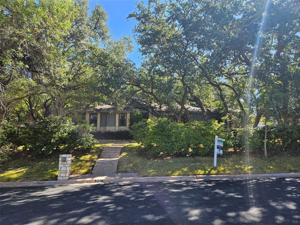 300 Norwood W ST W, Georgetown, TX 78628