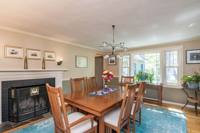 2 Lakeview Ave, Granby, MA 01033