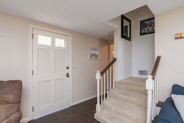 2 Lakeview Ave, Granby, MA 01033