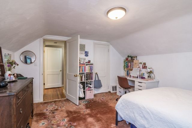 2 Lakeview Ave, Granby, MA 01033