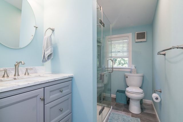 2 Lakeview Ave, Granby, MA 01033