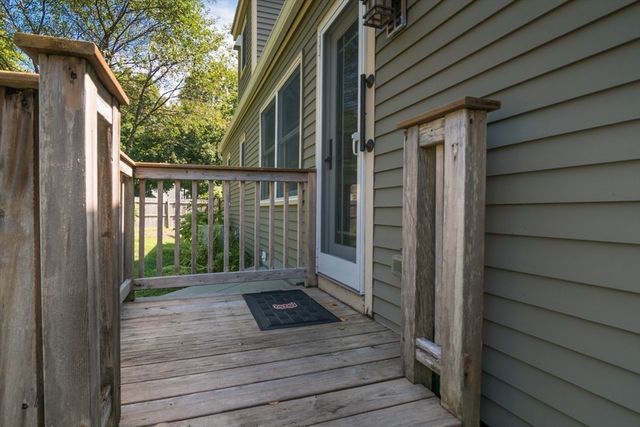 2 Lakeview Ave, Granby, MA 01033