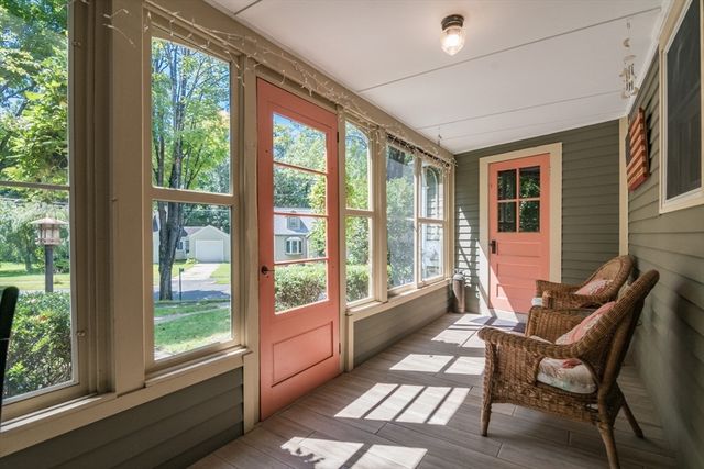 2 Lakeview Ave, Granby, MA 01033