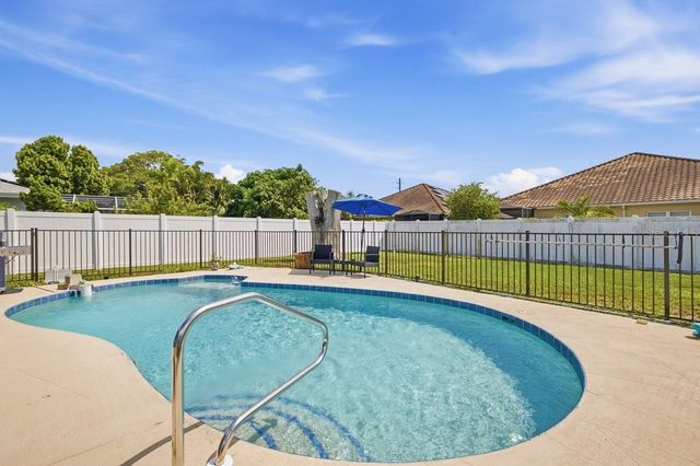 7201 11TH AVENUE W, Bradenton, FL 34209