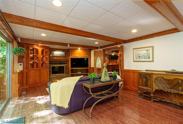 9124 Meadow Lane, Brecksville, OH 44141