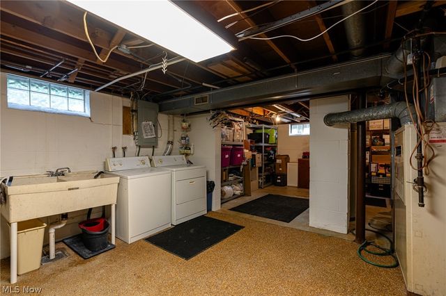 9124 Meadow Lane, Brecksville, OH 44141