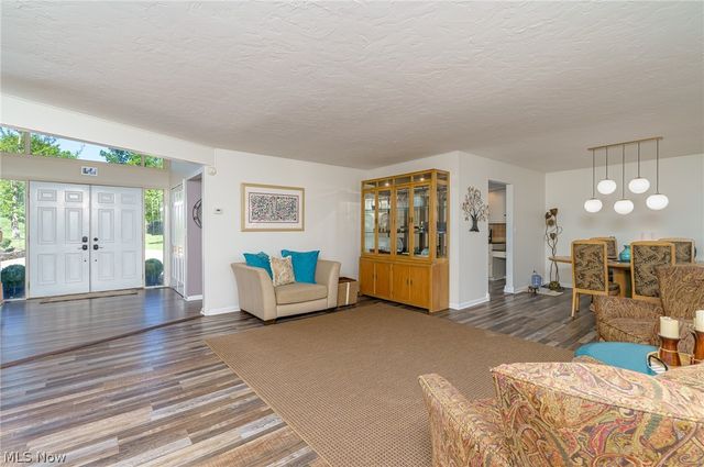 9124 Meadow Lane, Brecksville, OH 44141
