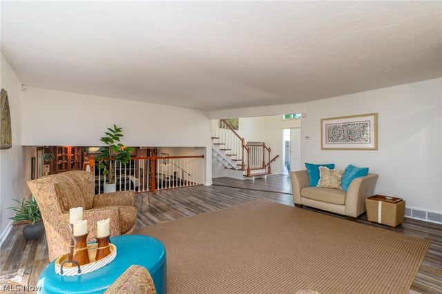 9124 Meadow Lane, Brecksville, OH 44141