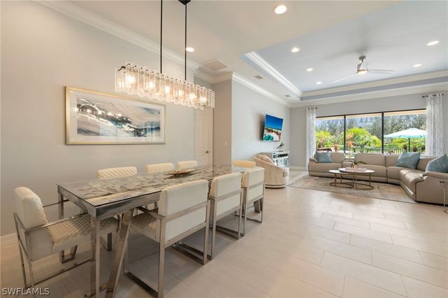 3606 Santaren CT, Naples, FL 34119