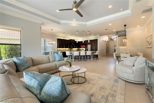 3606 Santaren CT, Naples, FL 34119