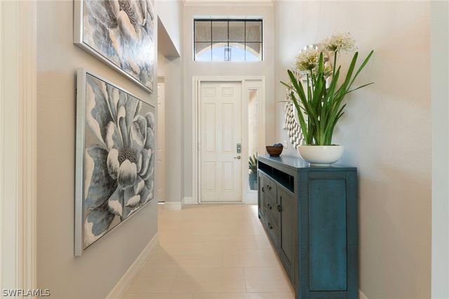 3606 Santaren CT, Naples, FL 34119