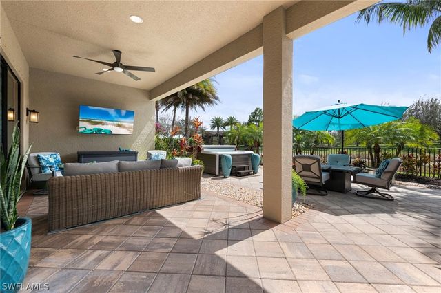 3606 Santaren CT, Naples, FL 34119