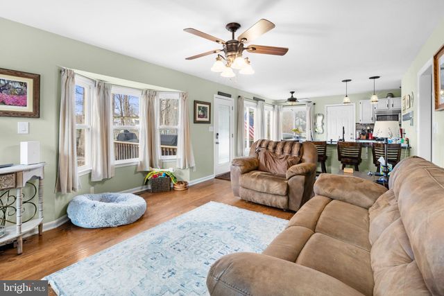 1 CREEKWAY LN, Fredericksburg, VA 22405