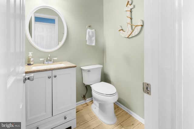 1 CREEKWAY LN, Fredericksburg, VA 22405