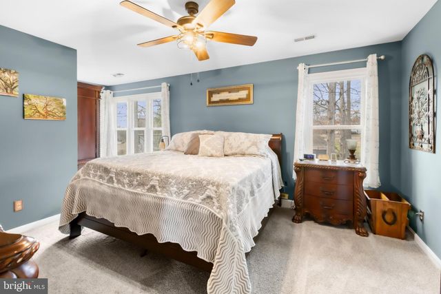 1 CREEKWAY LN, Fredericksburg, VA 22405