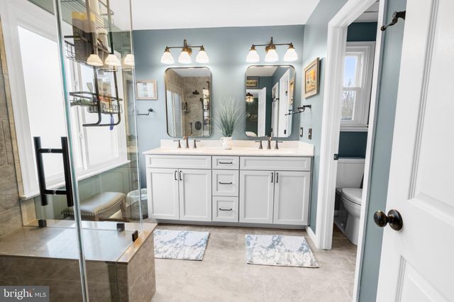 1 CREEKWAY LN, Fredericksburg, VA 22405