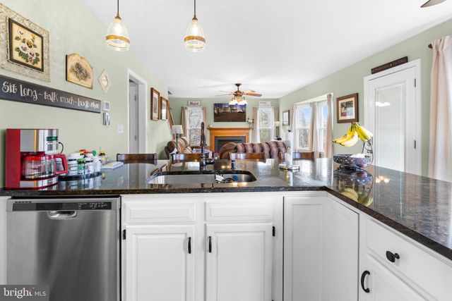 1 CREEKWAY LN, Fredericksburg, VA 22405