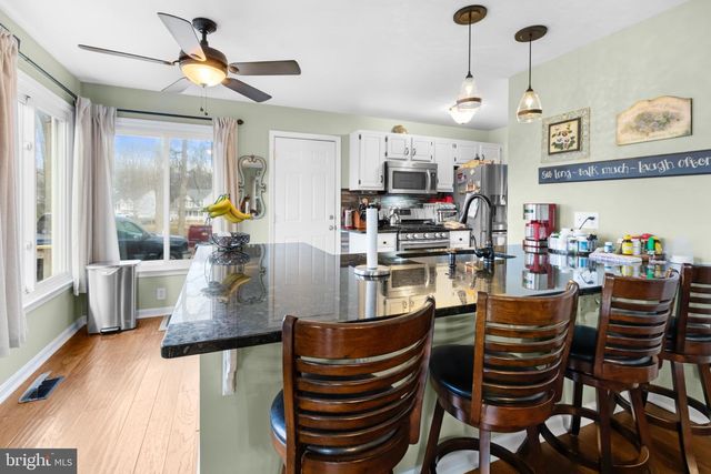 1 CREEKWAY LN, Fredericksburg, VA 22405