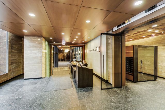 1030 N STATE Street 13D, Chicago, IL 60610