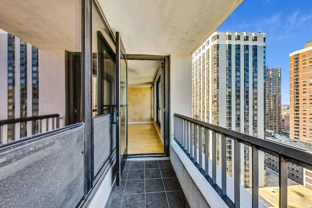 1030 N STATE Street 13D, Chicago, IL 60610