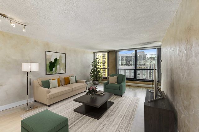 1030 N STATE Street 13D, Chicago, IL 60610