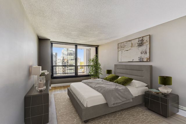 1030 N STATE Street 13D, Chicago, IL 60610