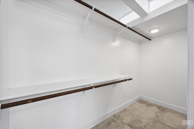 1815 Ridgewood Drive, Bakersfield, CA 93306