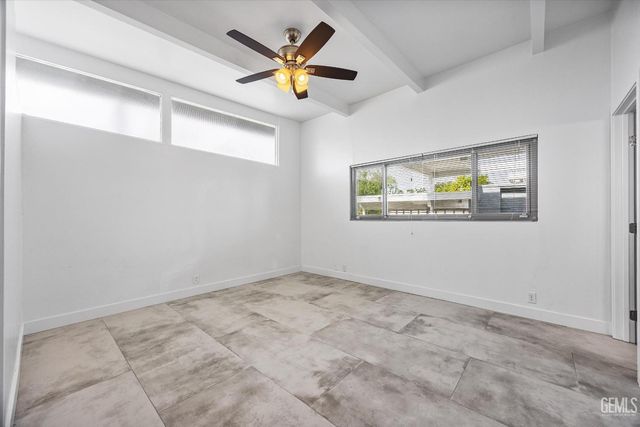 1815 Ridgewood Drive, Bakersfield, CA 93306