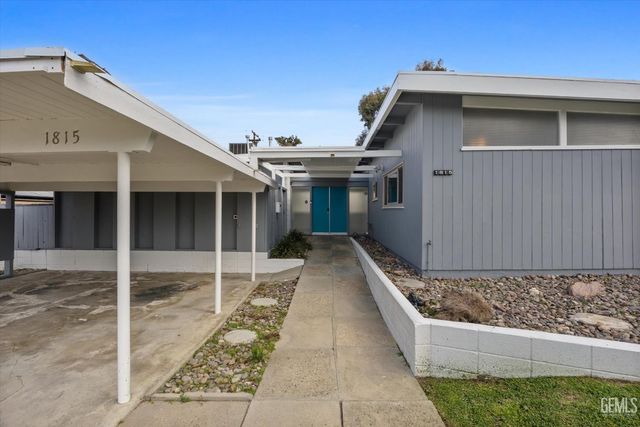 1815 Ridgewood Drive, Bakersfield, CA 93306