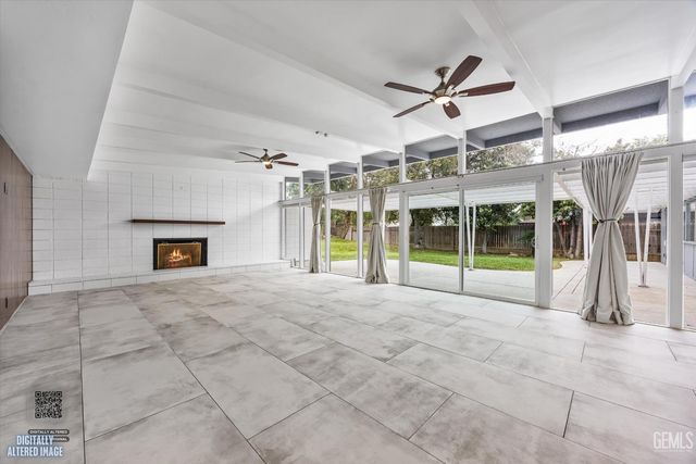 1815 Ridgewood Drive, Bakersfield, CA 93306