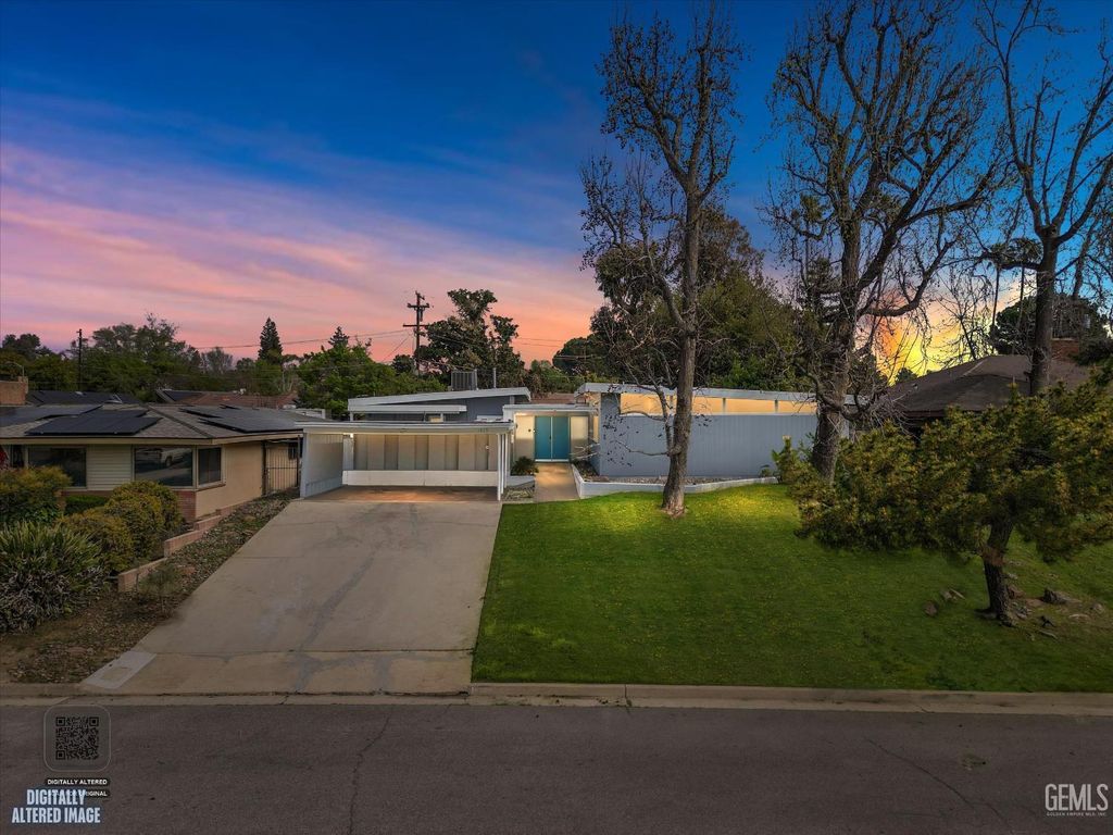 1815 Ridgewood Drive, Bakersfield, CA 93306