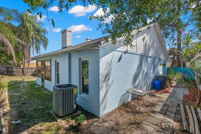 656 LAKE DEXTER CIRCLE, Winter Haven, FL 33884