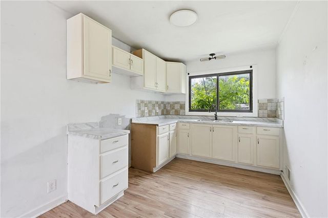 10013 Bellaire Avenue, Kansas City, MO 64134