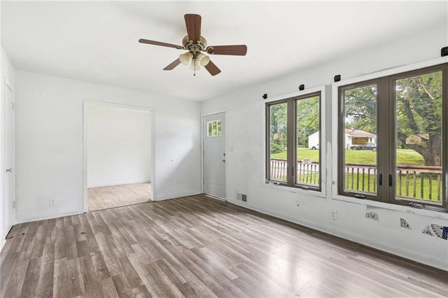 10013 Bellaire Avenue, Kansas City, MO 64134