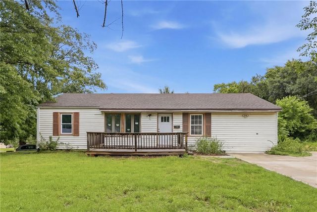10013 Bellaire Avenue, Kansas City, MO 64134