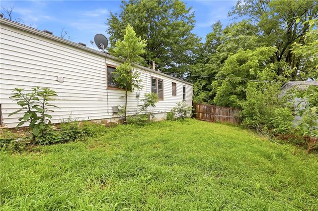 10013 Bellaire Avenue, Kansas City, MO 64134