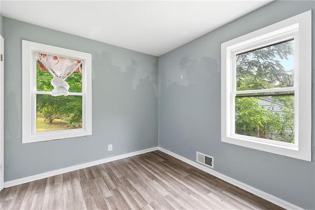 10013 Bellaire Avenue, Kansas City, MO 64134