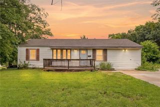 10013 Bellaire Avenue, Kansas City, MO 64134