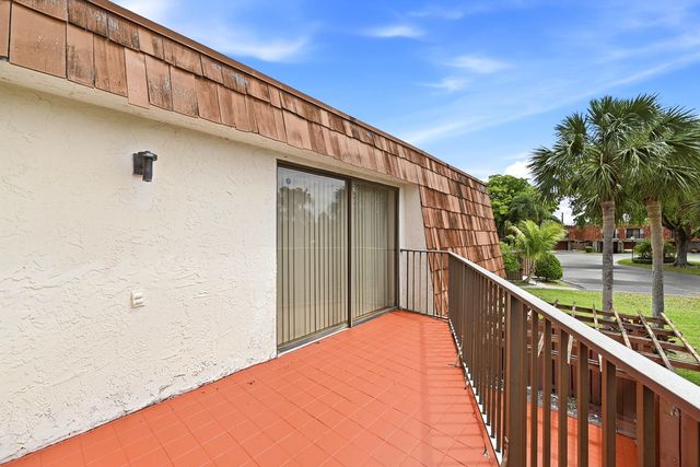 8337 N Coral Circle, North Lauderdale, FL 33068