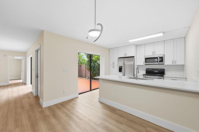 8337 N Coral Circle, North Lauderdale, FL 33068