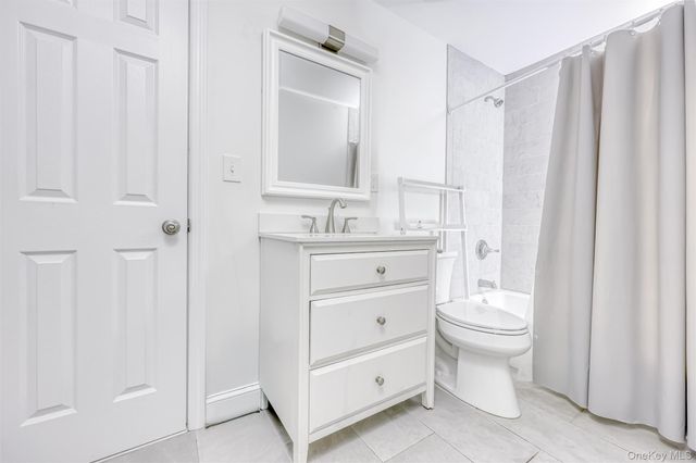 8 Windsor Circle, New City, NY 10956