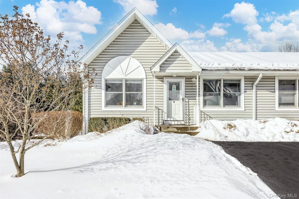 8 Windsor Circle, New City, NY 10956