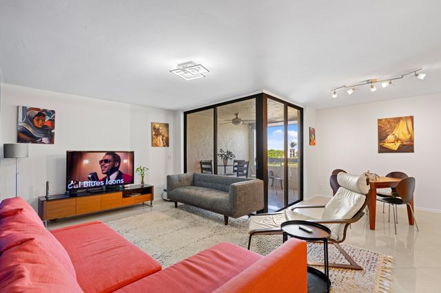 825 Egret Circle 504, Delray Beach, FL 33444