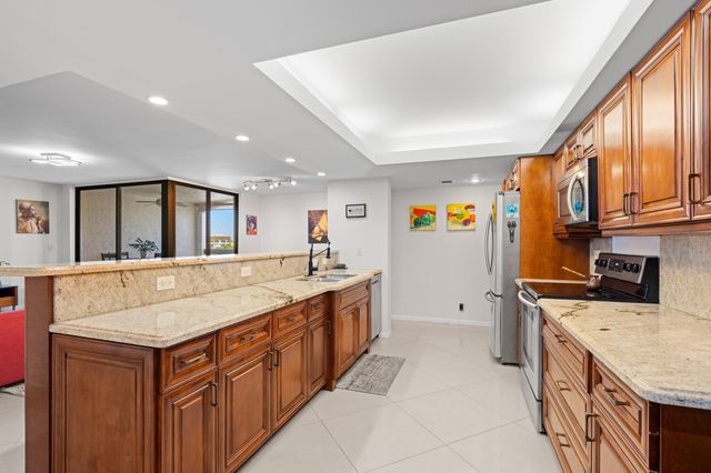 825 Egret Circle 504, Delray Beach, FL 33444