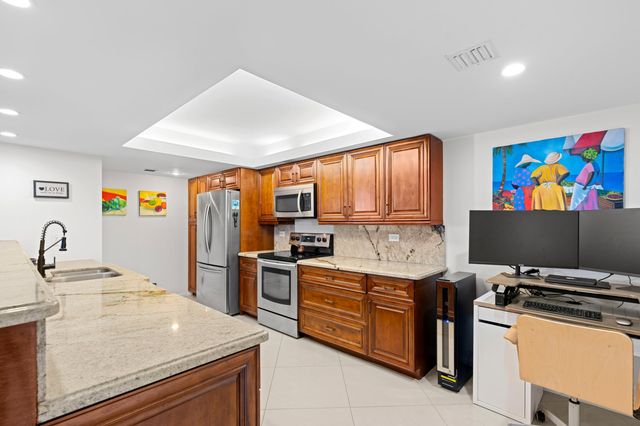 825 Egret Circle 504, Delray Beach, FL 33444