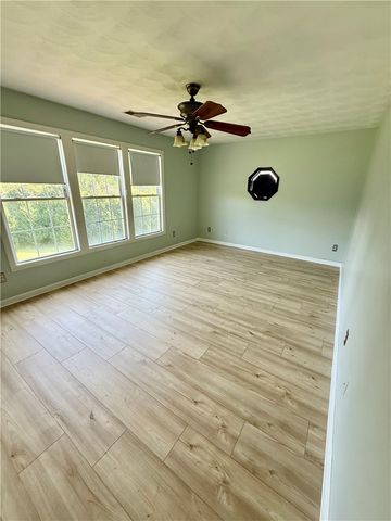 125 Goldenrod Drive, Middletown, RI 02842
